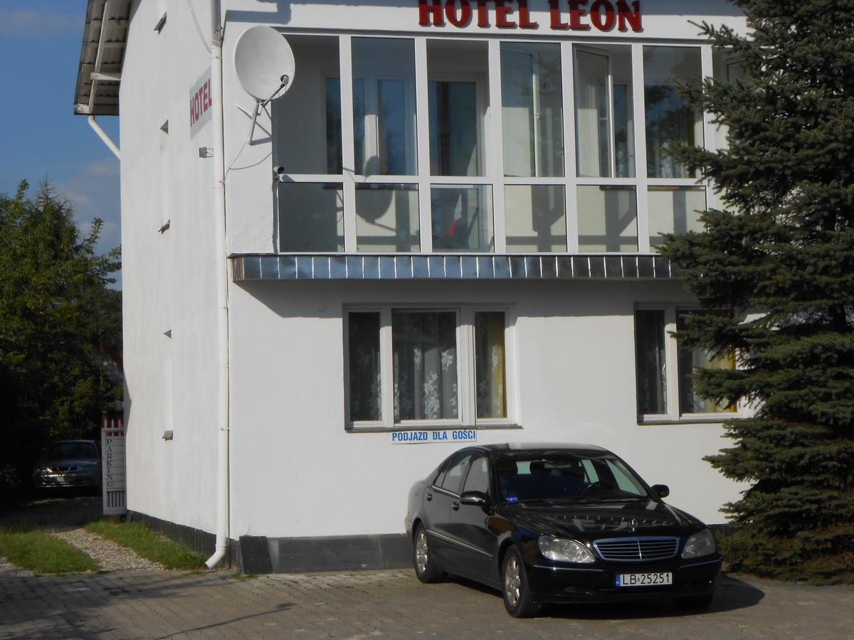 Hotel Leon Biala Podlaska Ngoại thất bức ảnh